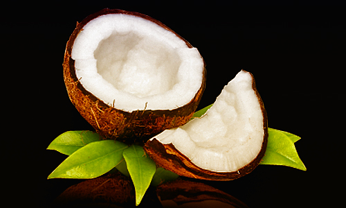 Kokosnuss offen mit Kokosfleisch - MCT haltig - und Kokoswasser